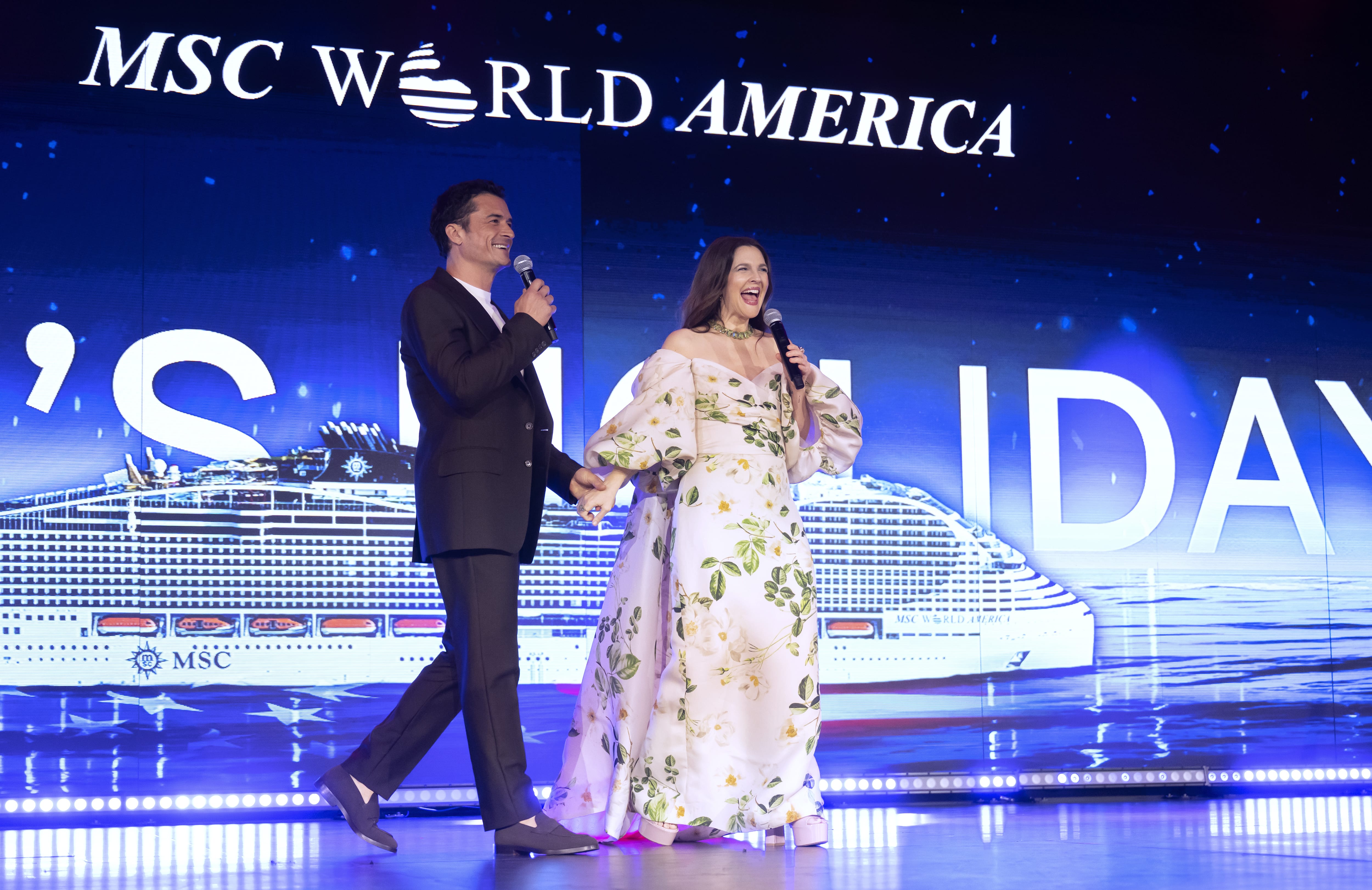 9_April,_Miami,_MSC_World_America_Naming_Ceremony,_Drew_Barrymore,_Godmother,_accompanied_by_Orlando_Bloom_credit.jpg