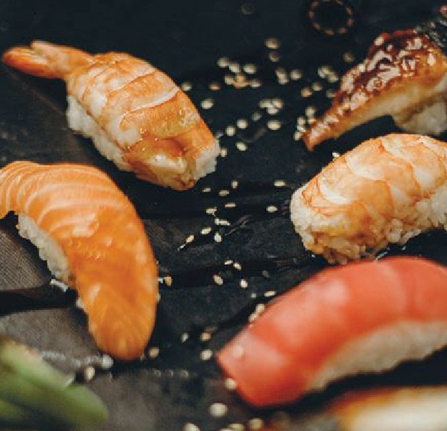 Seafood and fish are the main attraction at Rockin’ Sushi. SUSHI PHOTO BY COTTONBRO/PEXELS
