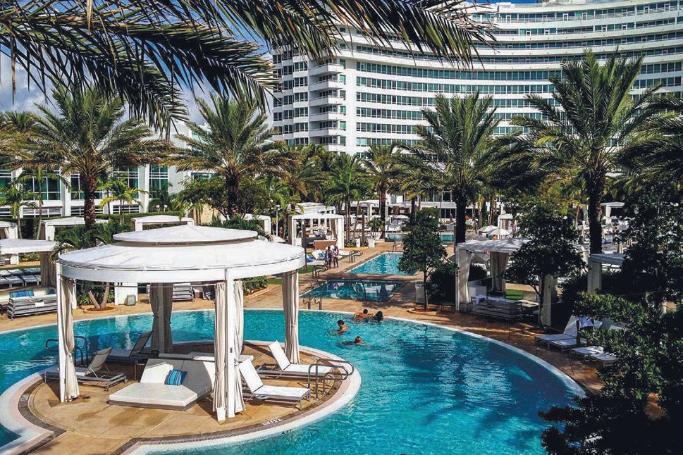 The pool at the Fontainebleau Miami Beach. PHOTO: COURTESY OF FONTAINEBLEAU MIAMI BEACH